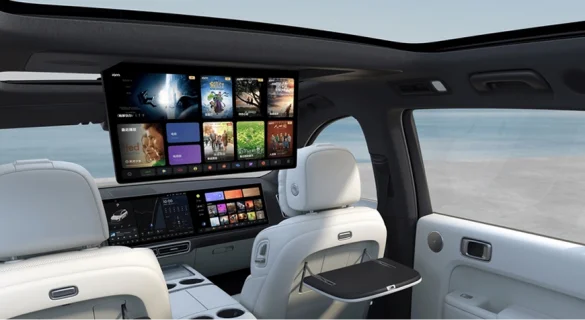 Большой экран для пассажиров